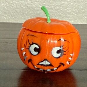 Vintage Halloween Jack O Lantern w/ Pop Up Black Cat Plastic Toy